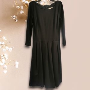 Banana Republic black stretch pleated skater dress 0P